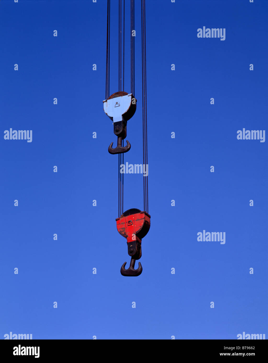 Double pulley crane hi-res stock photography and images - Alamy