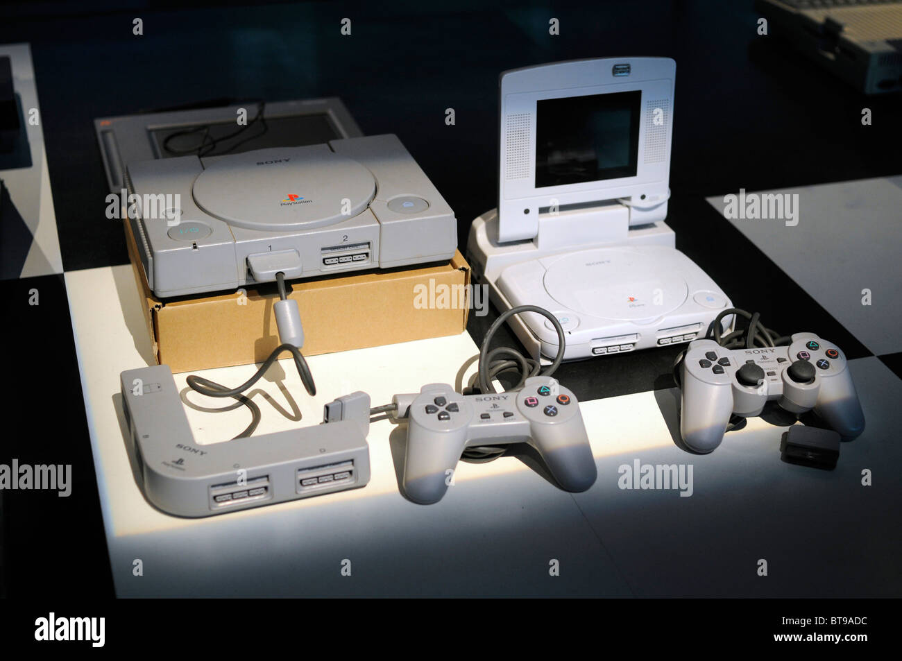 Playstation 1 hi-res stock photography and images - Alamy