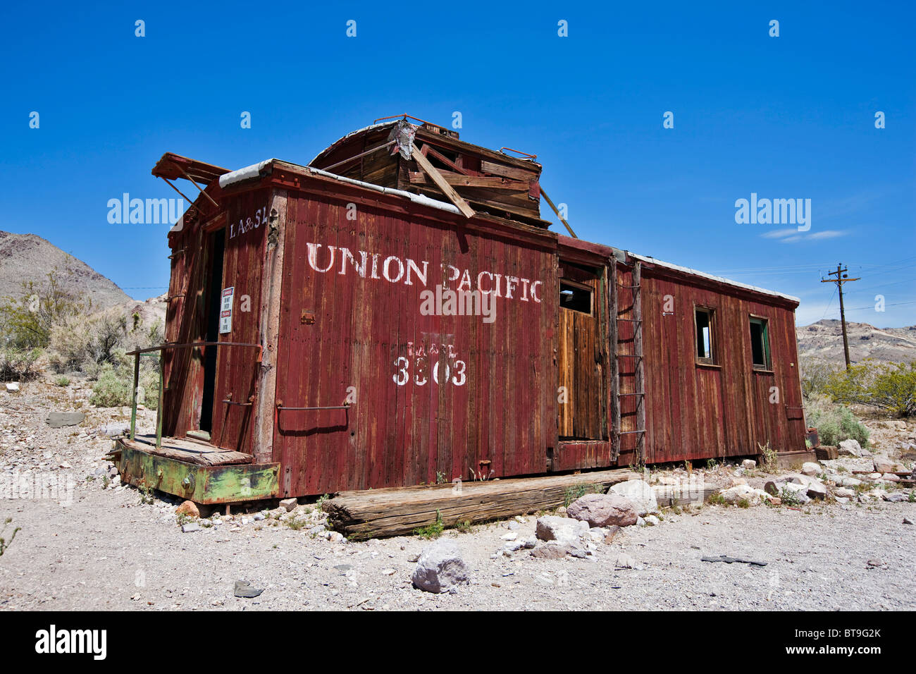 Union Pacific railroad wagon, ghost town of Rhyolite, Beatty, Nevada, USA Stock Photo