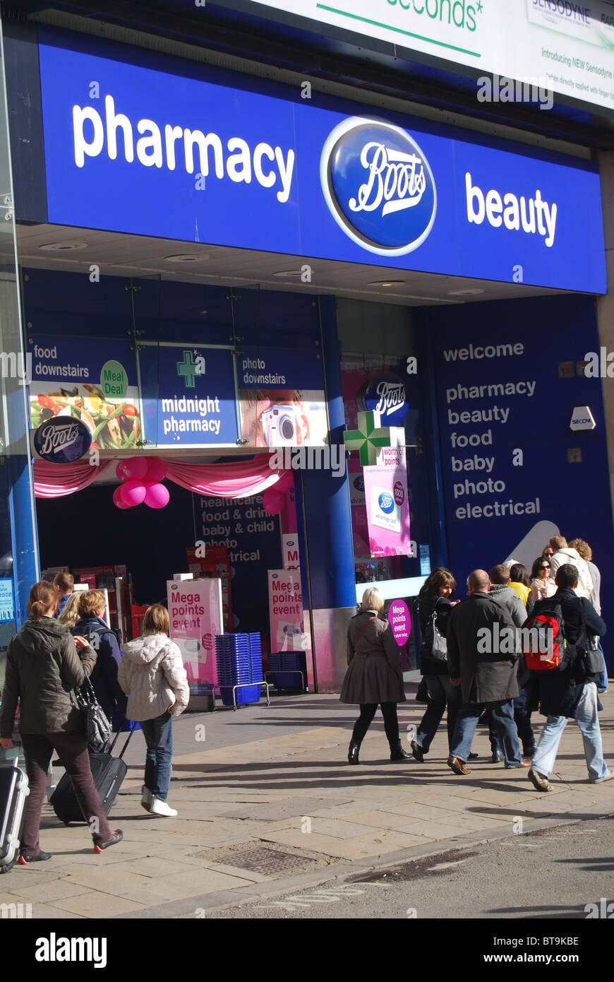 Boots chemist beauty hires stock photography and images Alamy