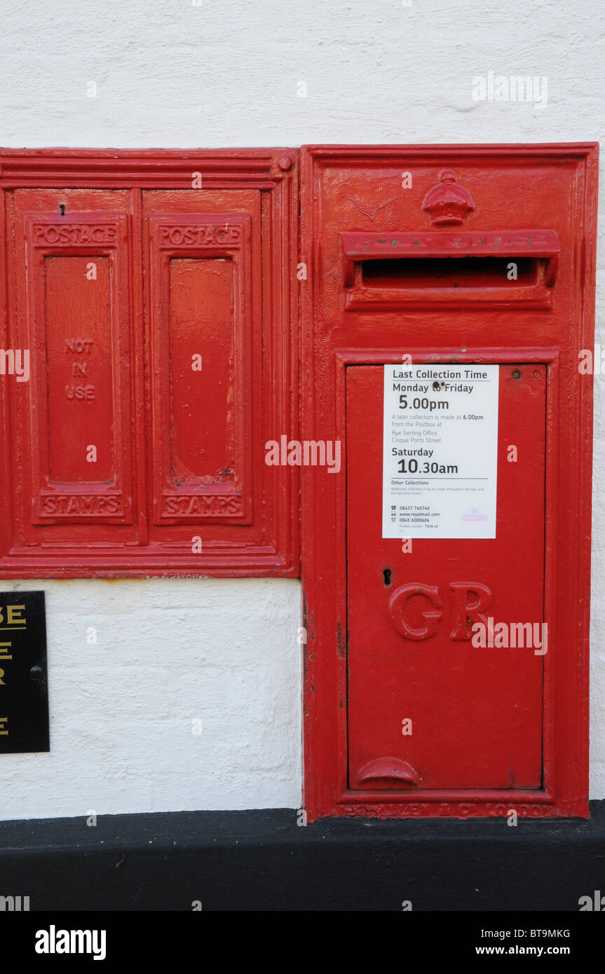 Royal mail letter box hires stock photography and images Alamy
