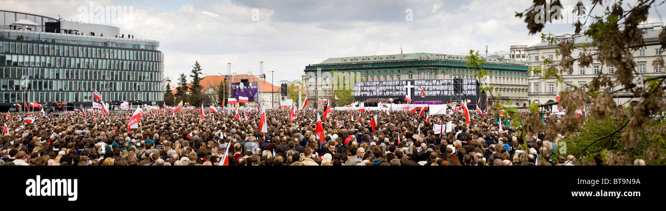 Warsaw Poland: Memorial service in memory of president Lech Kaczynski and 95 others... Stock Photo