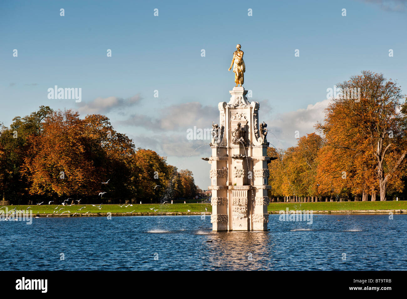Diana Fountain in Bushy Park, Surrey, United Kingdom Stock Photo Alamy