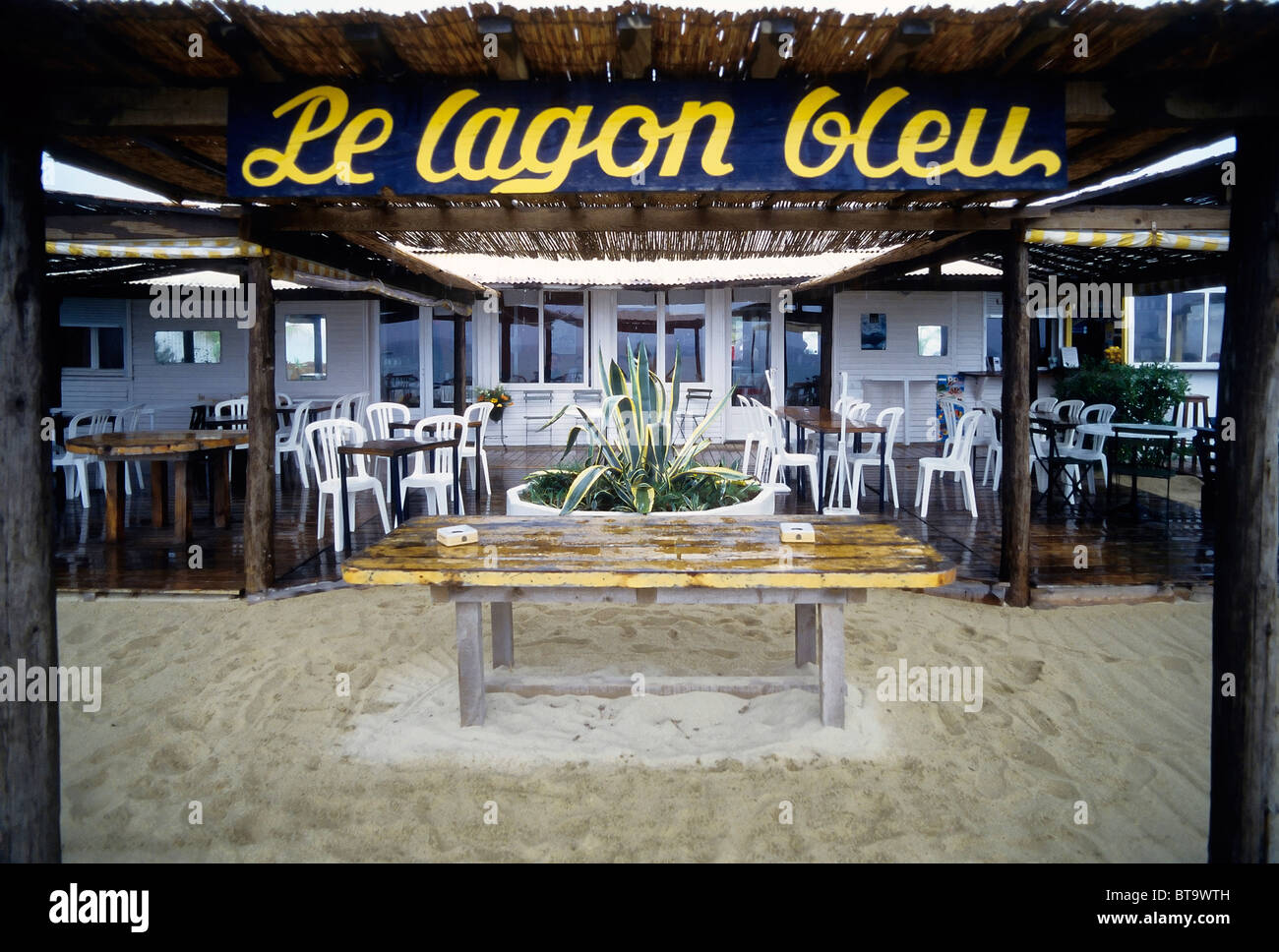 Beach pavilion, Le lagon bleu, deserted, at the famous beach club, Tahiti Plage, Saint-Tropez, Côte d'Azur, Var, Southern France Stock Photo