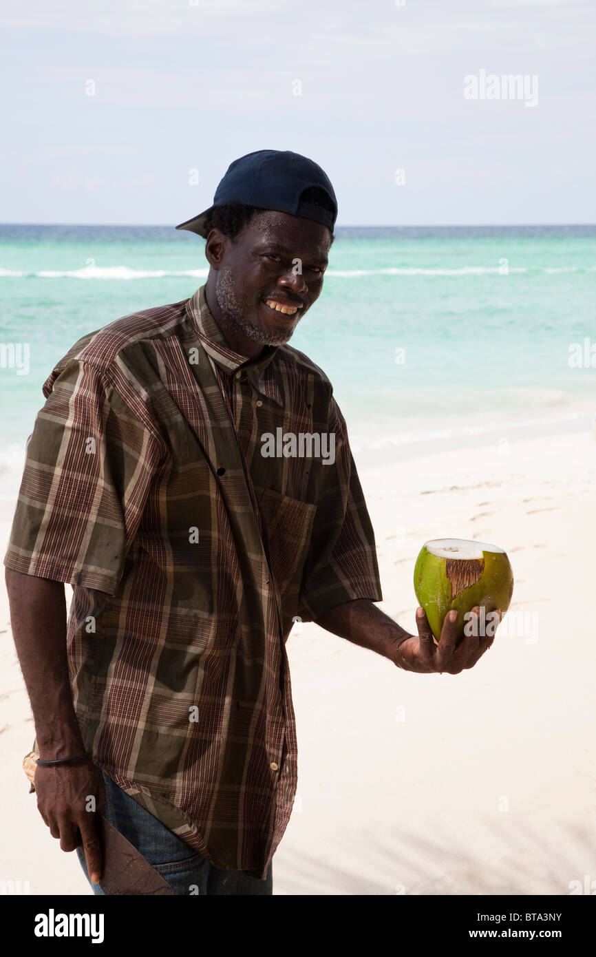 Man Cutting Coconut High Resolution Stock Photography and Images Alamy
