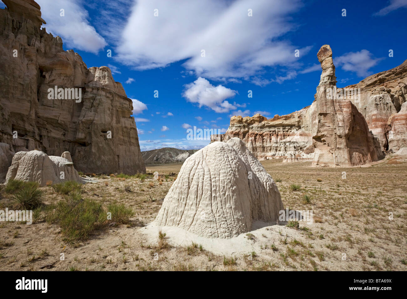 White rock formations hi-res stock photography and images - Alamy