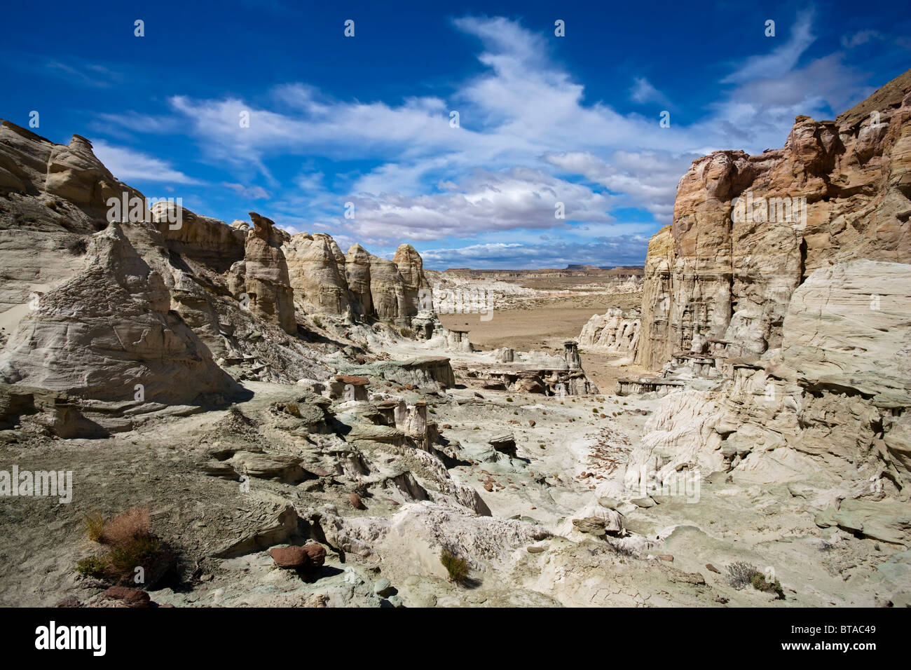 White rock formation hi-res stock photography and images - Alamy