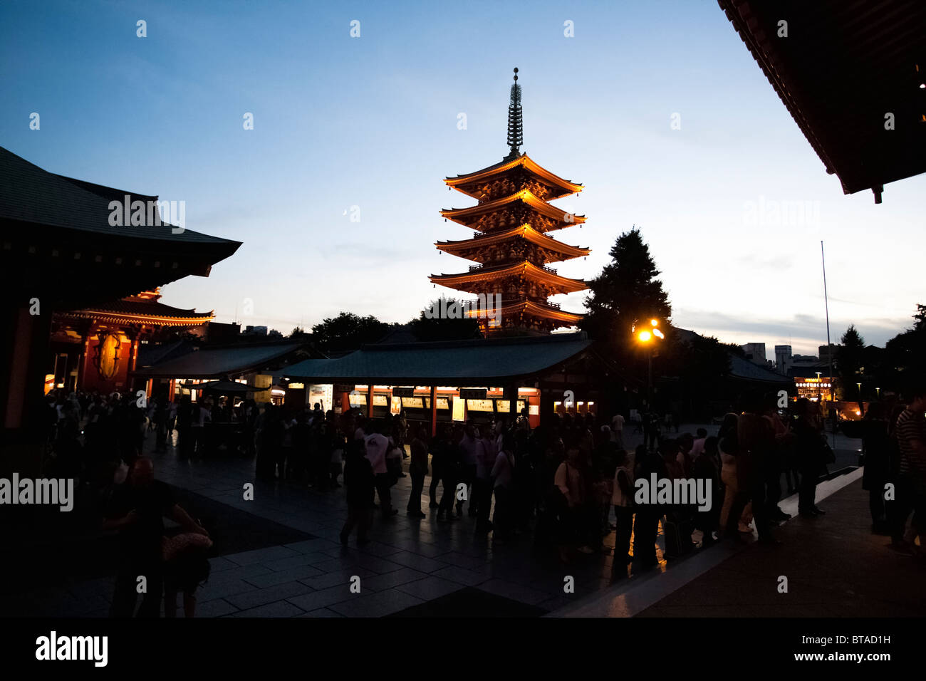 Senso ji lantern hi-res stock photography and images - Alamy