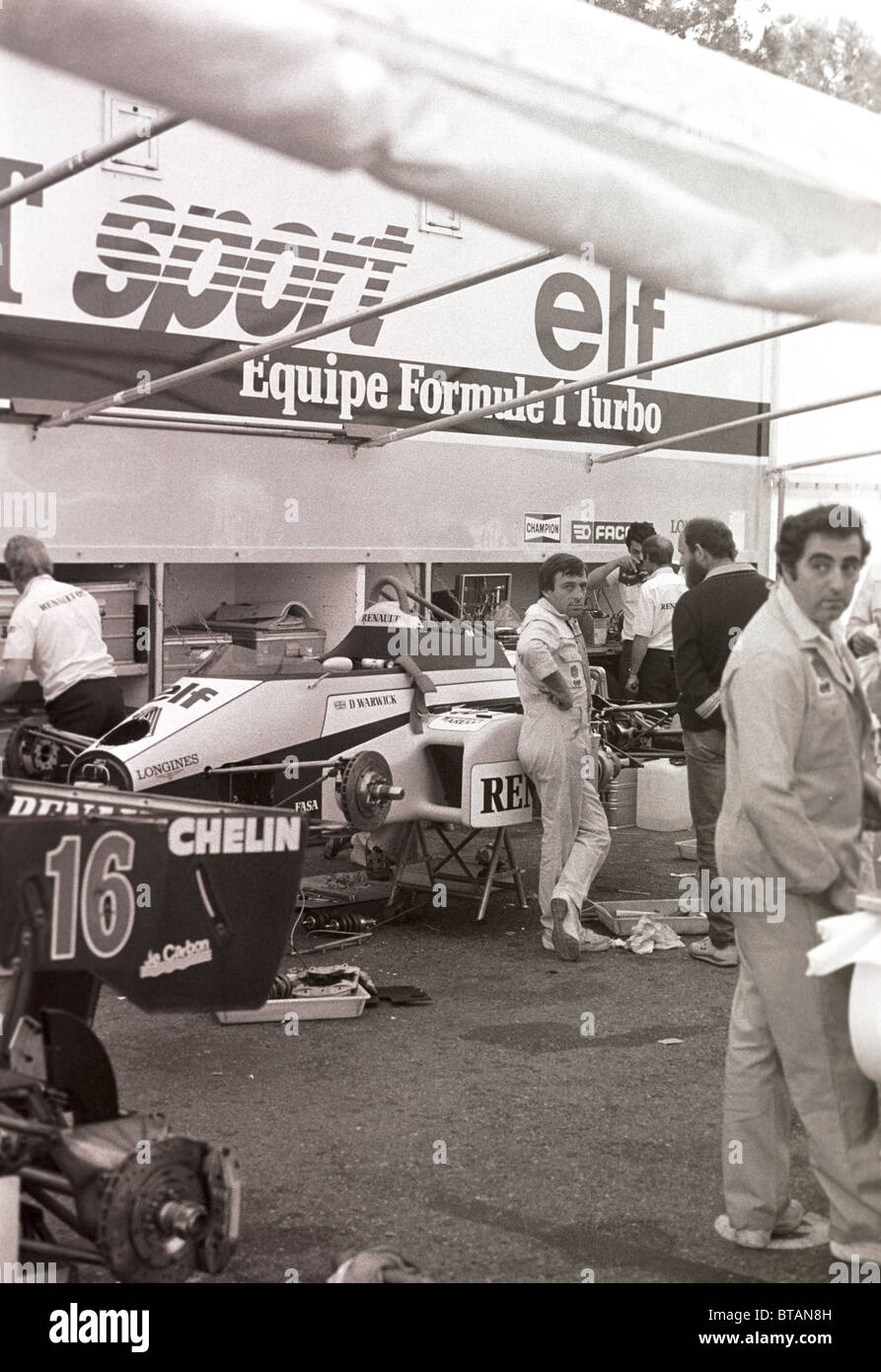 Prost TAG Turbo. FI pictures from the 1985 Monaco Grand Prix. Looking back  to days when fans could really be involved in the sport Stock Photo - Alamy