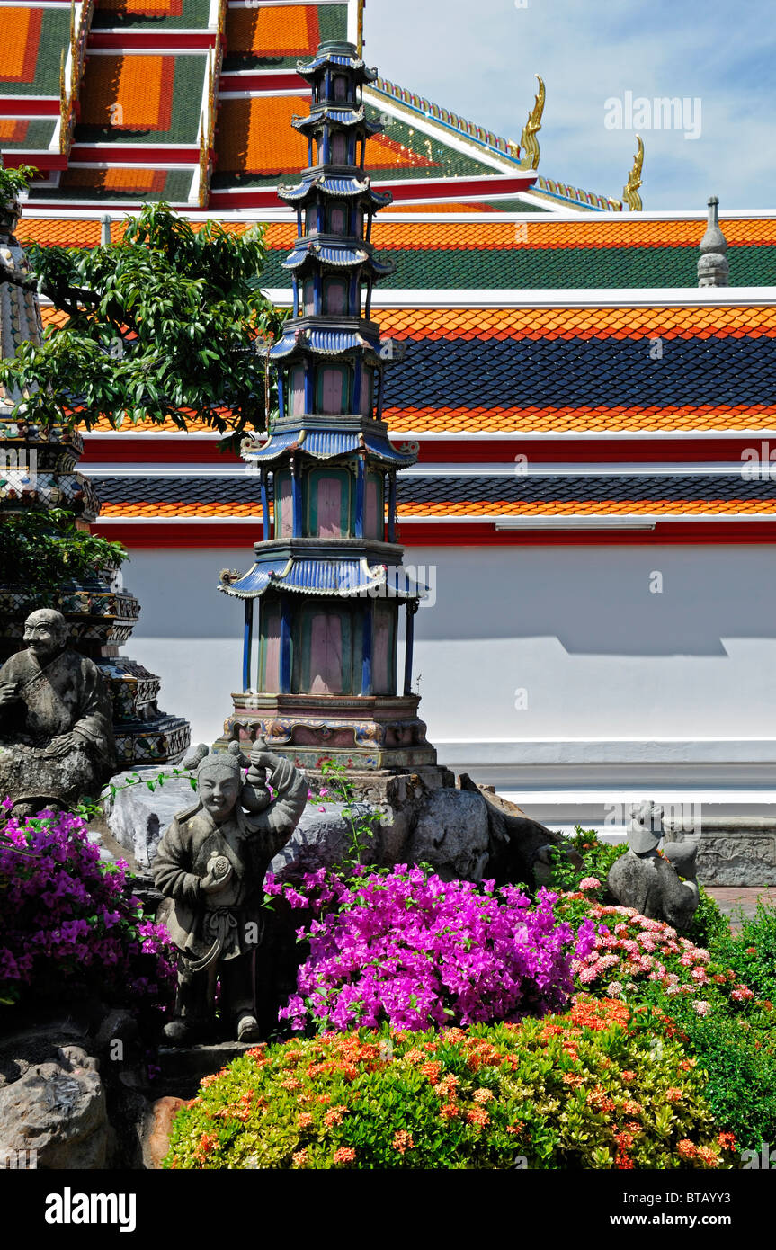 Wat Pho Temple of the reclining buddha Wat Phra Chetuphon bangkok ...