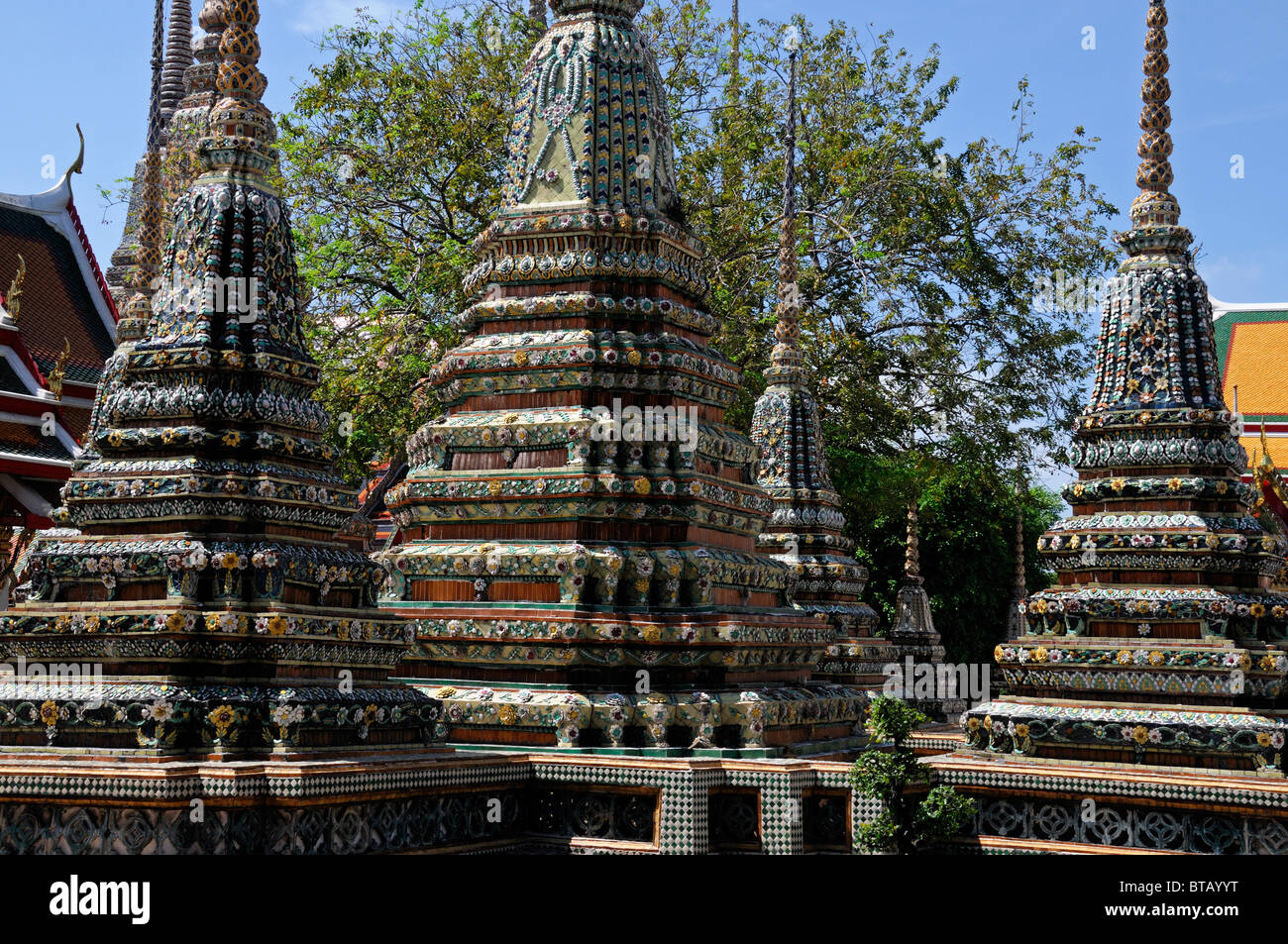 Wat Pho Temple of the reclining buddha Wat Phra Chetuphon bangkok ...