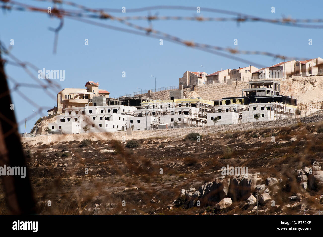 Construction of Jewish homes continues in the Neve Daniel section of