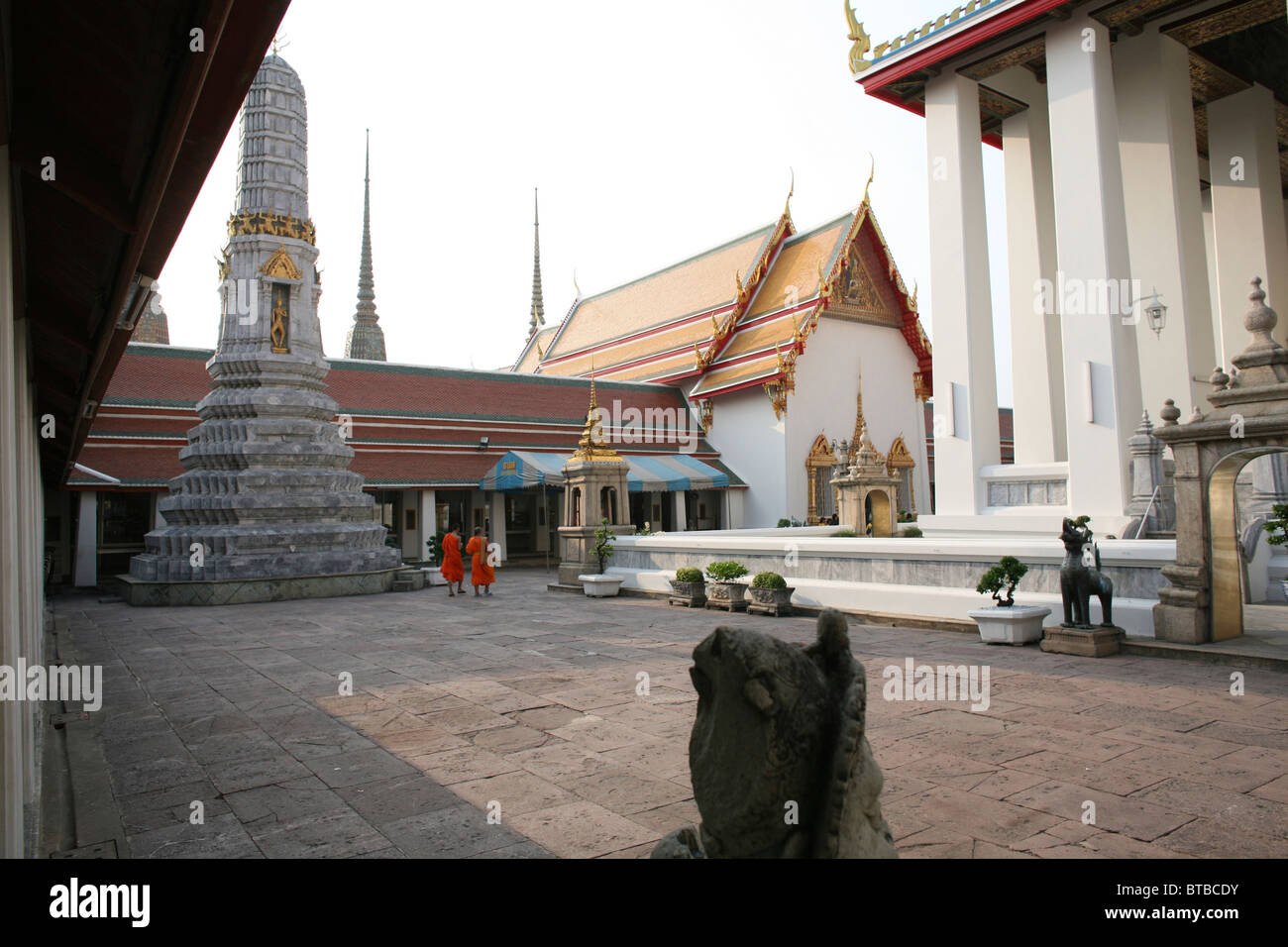 temple in bangkok Stock Photo - Alamy