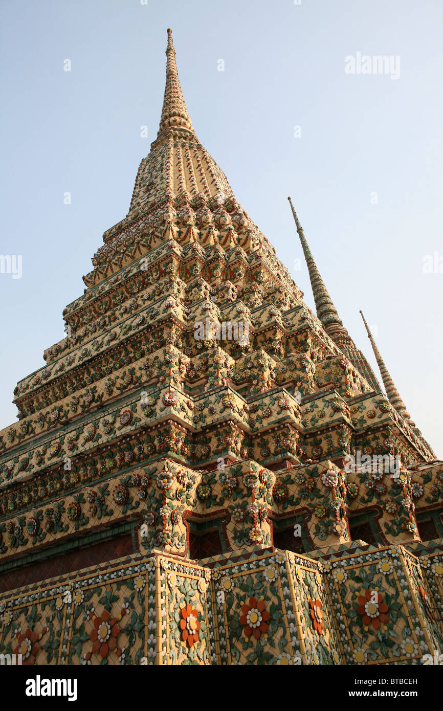 temple in bangkok Stock Photo - Alamy