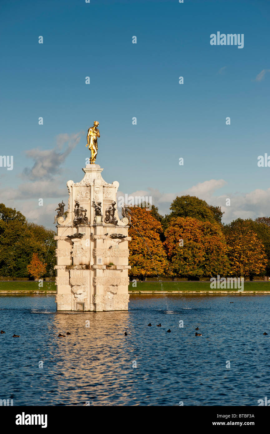 Diana Fountain in Bushy Park, Surrey, United Kingdom Stock Photo Alamy