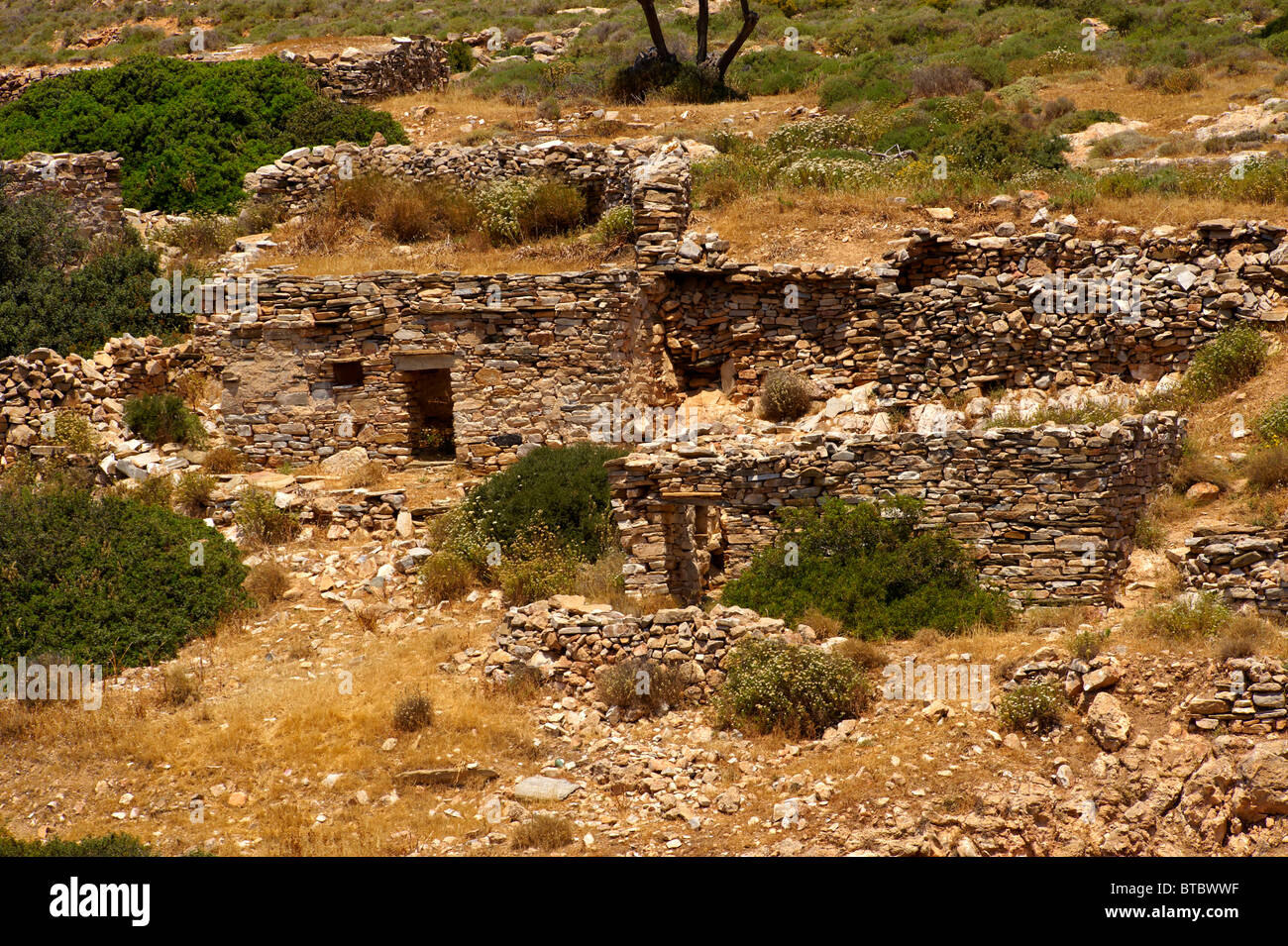 Abandoned farm ruins on Ios, Cyclades Islands, Greece Stock Photo