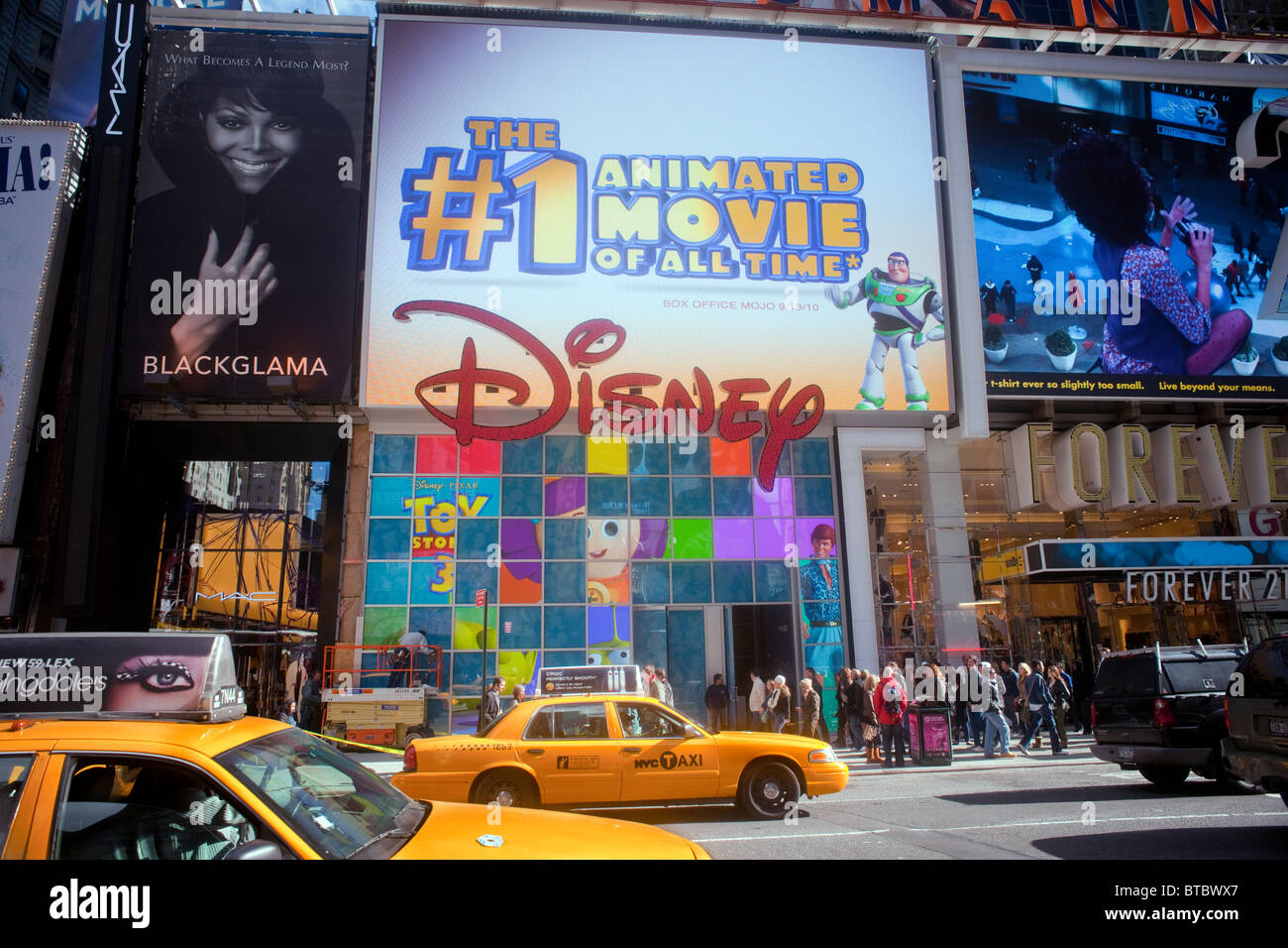 Forever21 Augmented Reality Billboard at Times Square