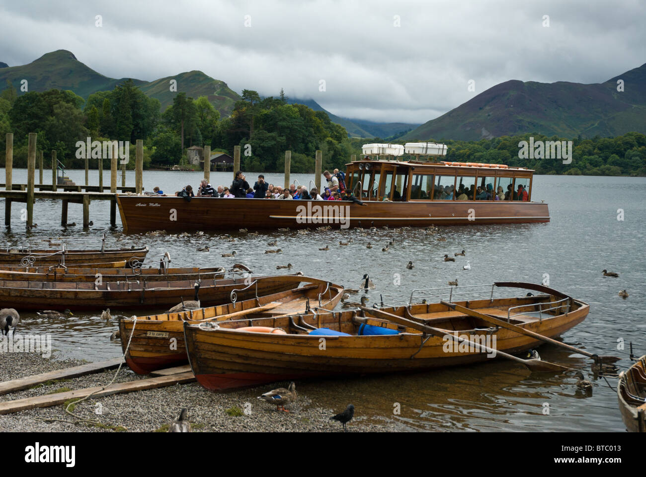Hire boats and the Derwentwater ferry Stock Photo Alamy