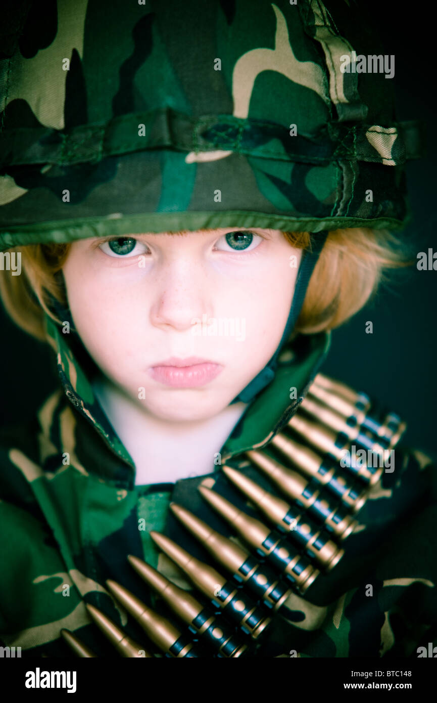 Child soldier hi-res stock photography and images - Alamy