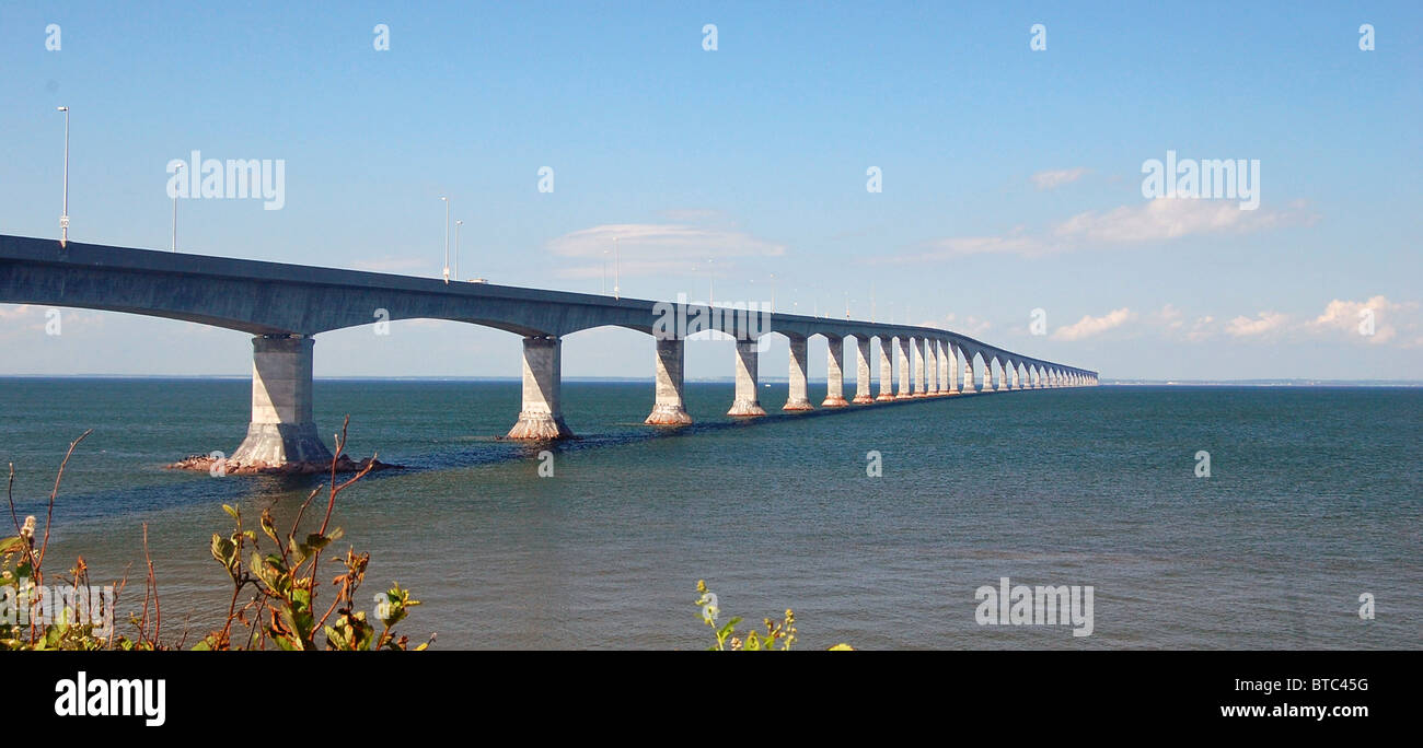 the 8 mile long confederation bridge Stock Photo