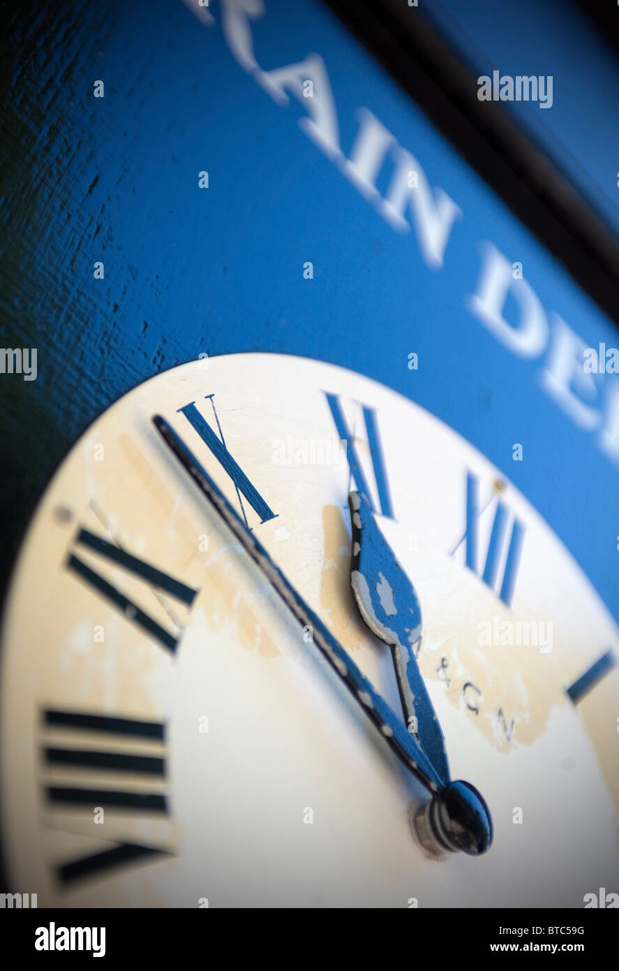 railway time delay clock Stock Photo Alamy