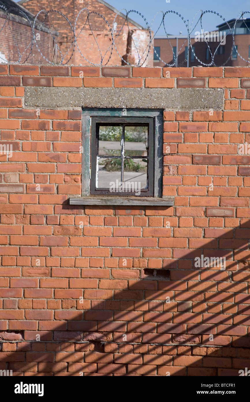 Broken glass wall security hires stock photography and images Alamy