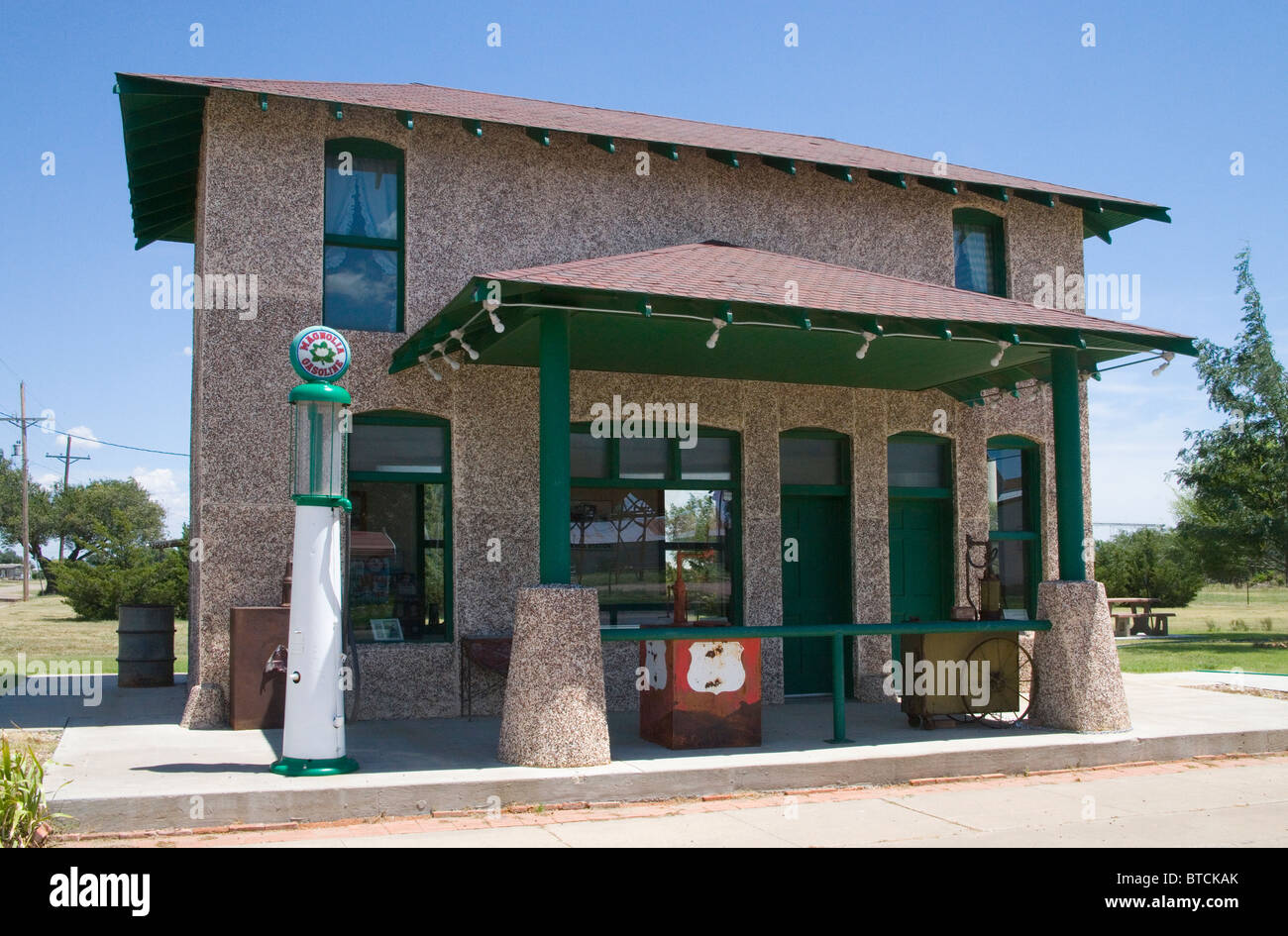 magnolia gas station vega texas Stock Photo Alamy