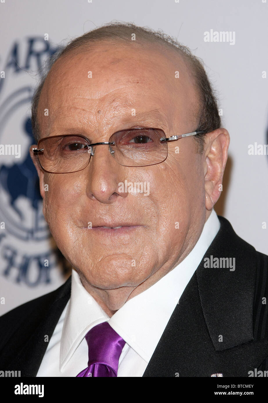 CLIVE DAVIS 32ND CAROUSEL OF HOPE BALL BEVERLY HILLS LOS ANGELES CALIFORNIA USA 23 October 2010 Stock Photo
