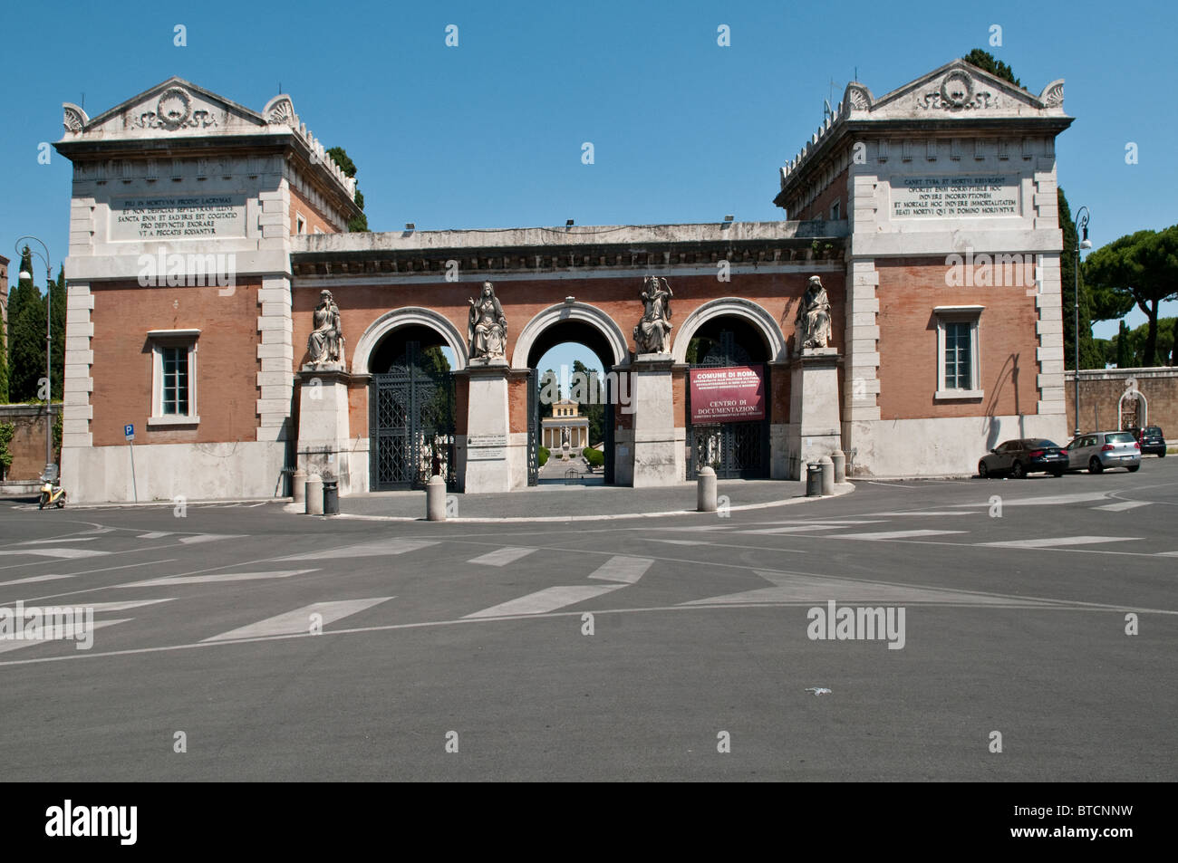 Italy campo verano cemetery hi-res stock photography and images - Alamy