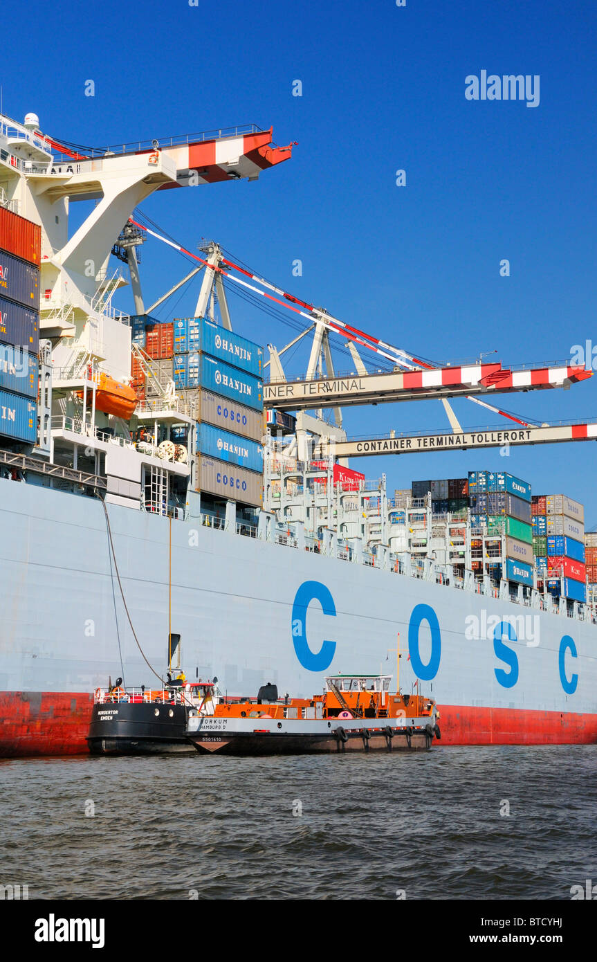 The HANJIN CASABLANCA container ship at the Port of Hamburg, Germany ...