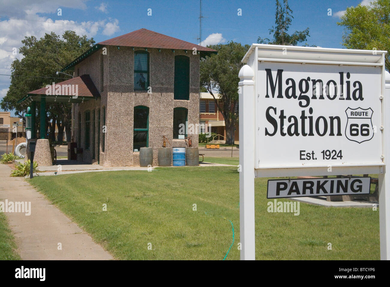 Magnolia gas station hires stock photography and images Alamy