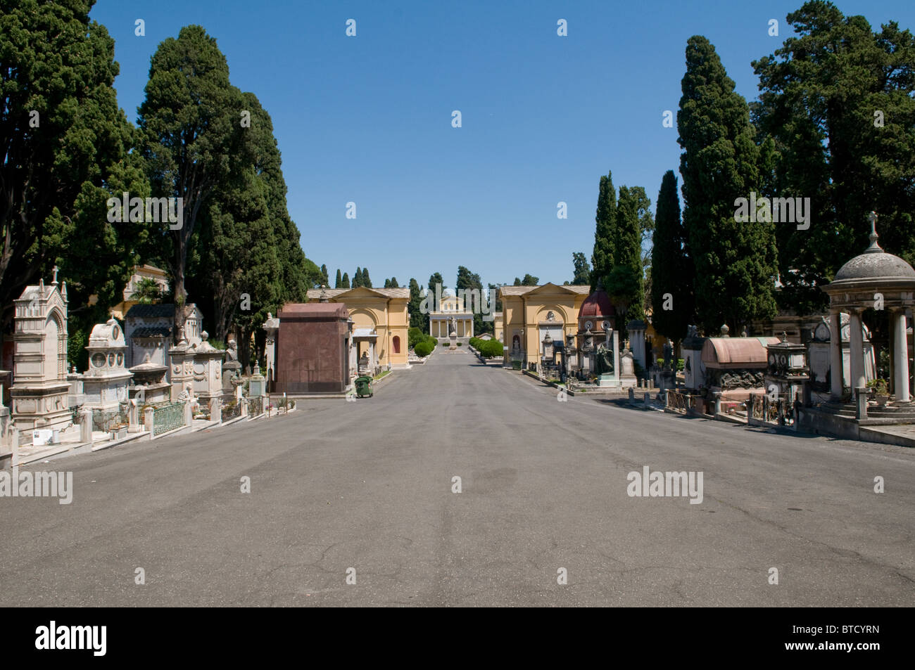 cemetery cimetiere Italia Italie Italy religion Roma Roma Campo di Verano cemetery sculpture Stock Photo