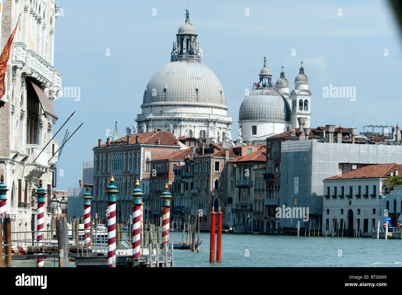 Sunny venice canal hi-res stock photography and images - Alamy