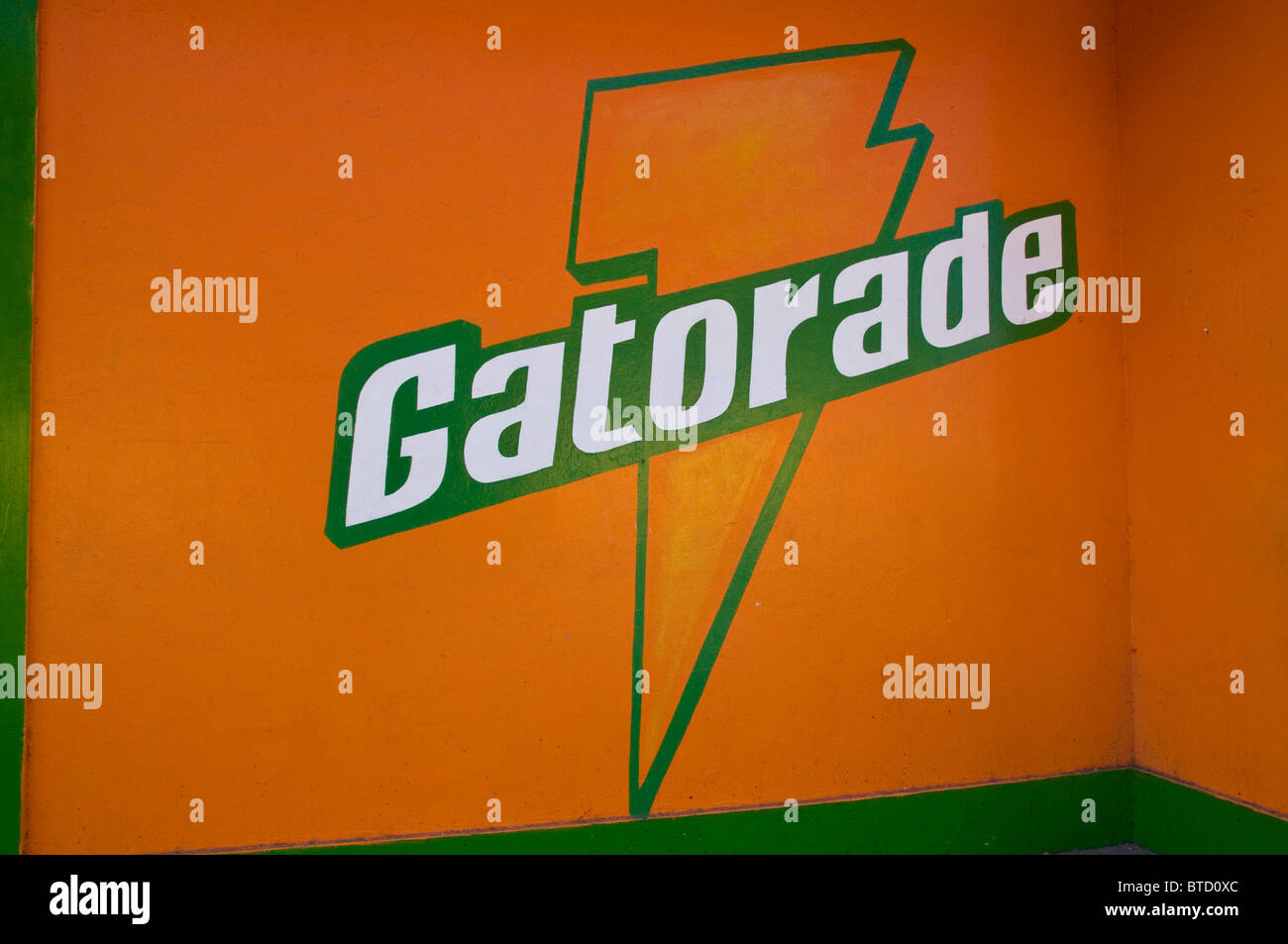 old gatorade logo