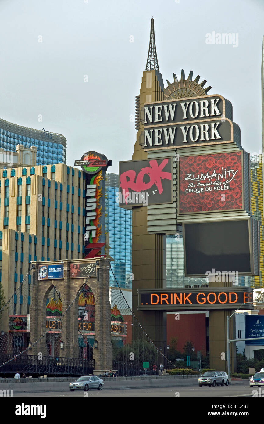 The skyline of the New York New York Hotel Las Vegas Stock Photo - Alamy