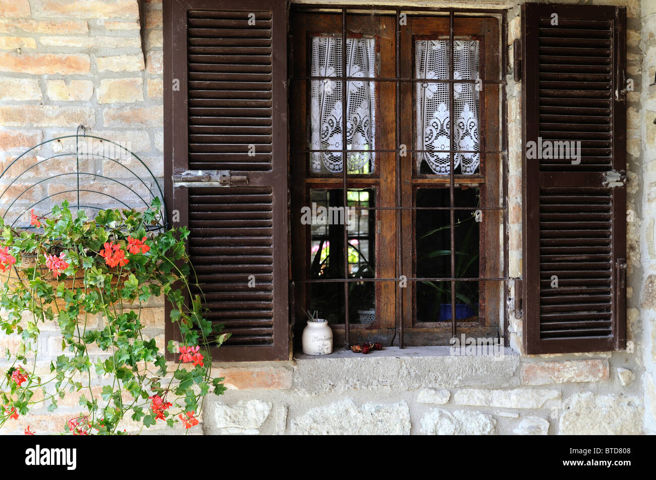 A country farmhouse window in an Italian agriturismo Stock Photo - Alamy