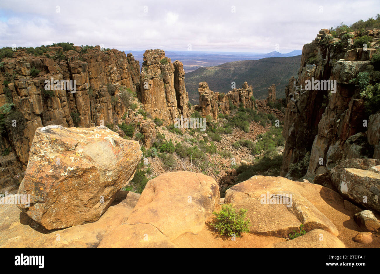 Sheer rock pinnacles in Desolation Valley Stock Photo - Alamy