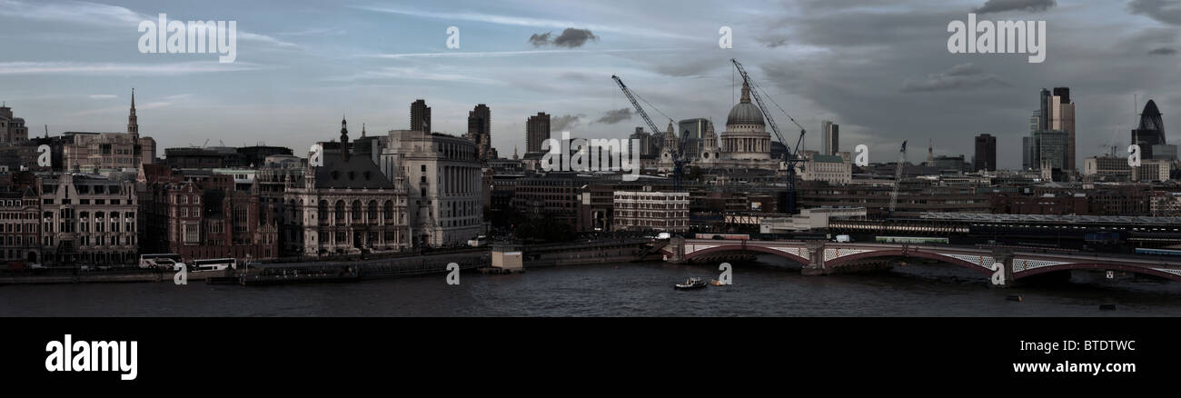 London skyline dusk city hi-res stock photography and images - Alamy