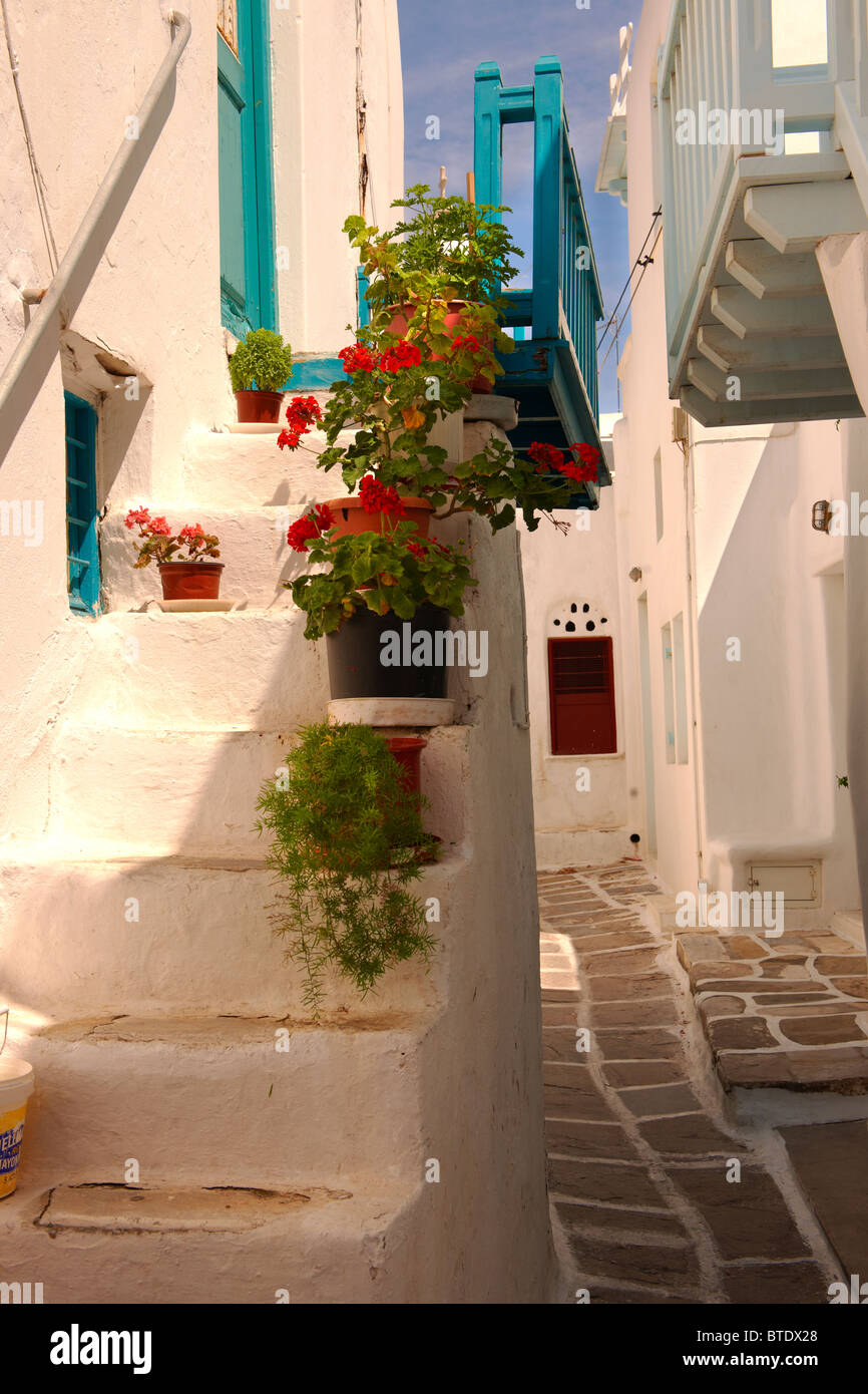 The narrow lanes with colourful houses of Mykonos Chora, Cyclades Island, Greece Stock Photo