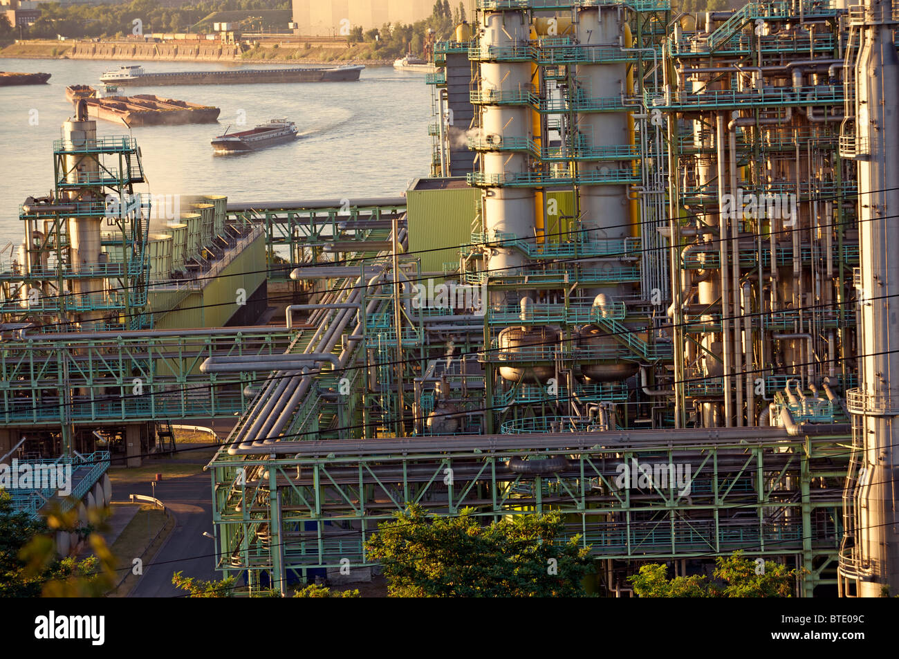 Gas treatment plant supplying energy to a steel factory, Duisburg