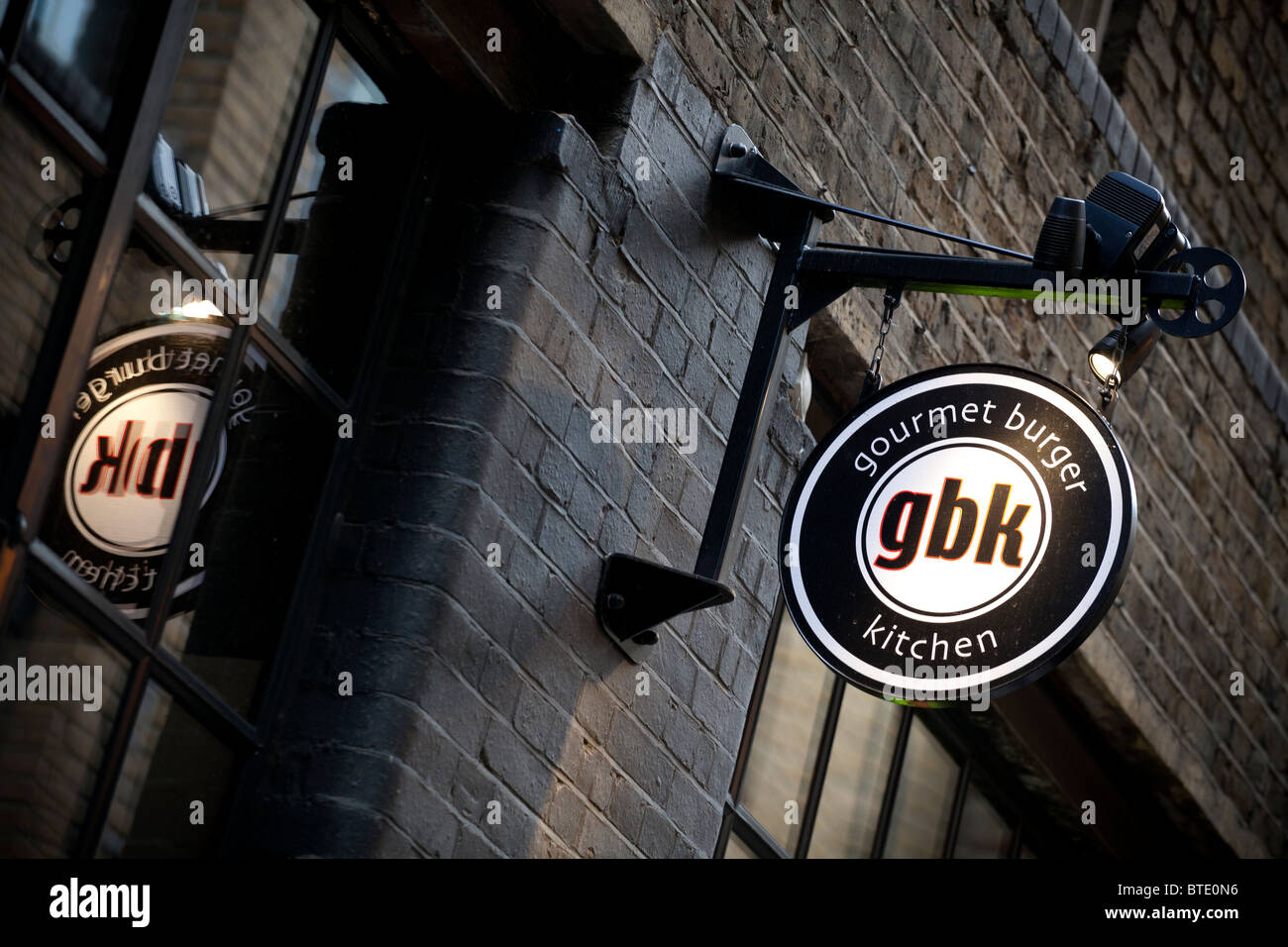 Gourmet burger kitchen hi-res stock photography and images - Alamy