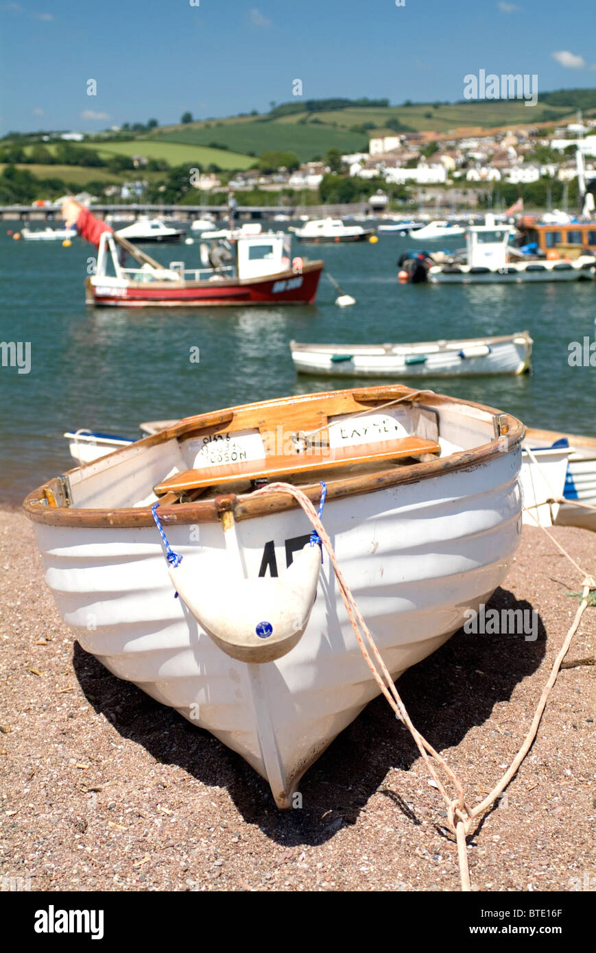 Beached wooden rowing boat hi-res stock photography and images - Alamy