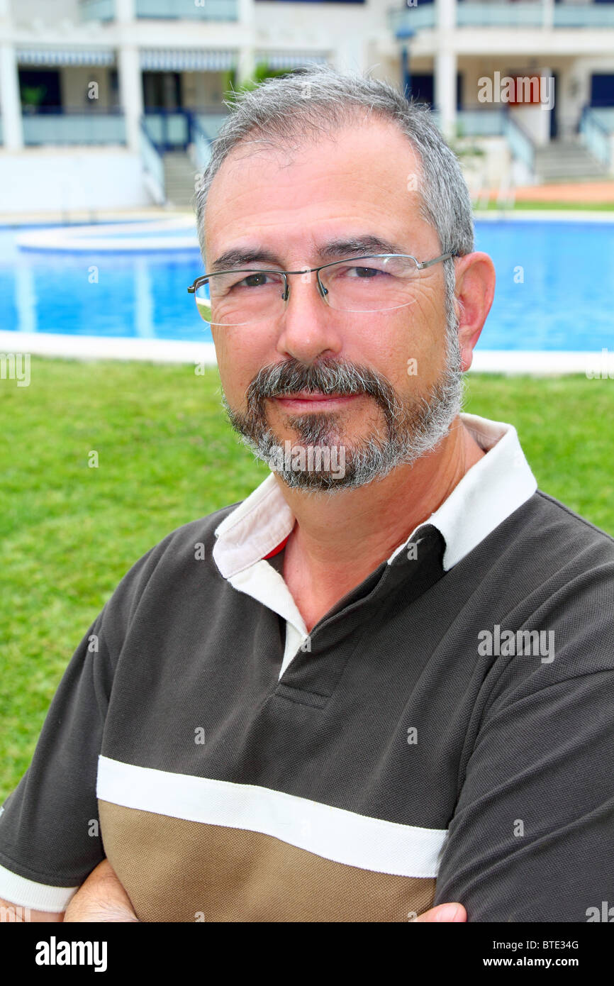 Older gray hair man hi-res stock photography and images - Alamy