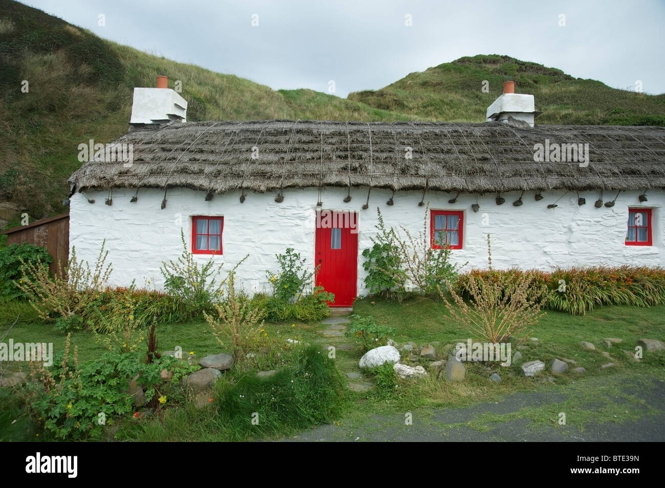 Traditional Manx thatched fisherman's cottage, Niarbyl, Isle of Man Stock Photo