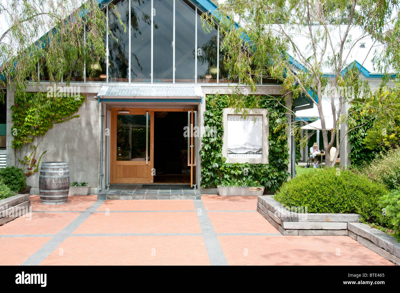 Bottling plant new zealand hires stock photography and images Alamy