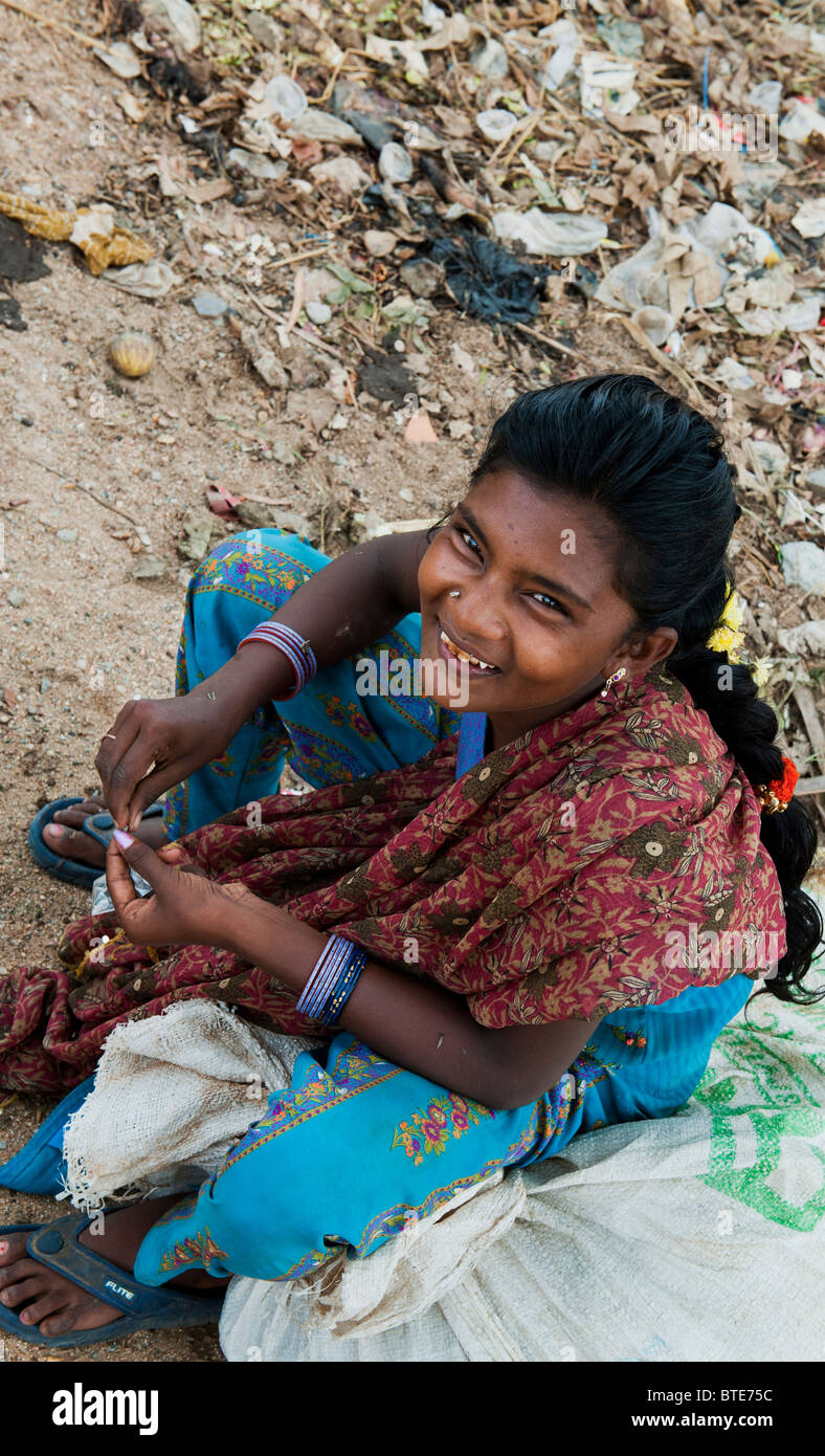 Poor indian teenage girl hi-res stock photography and images - Alamy