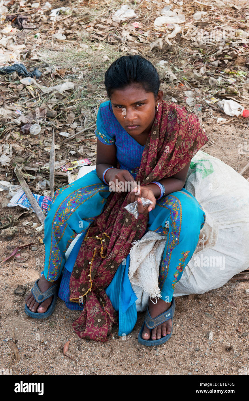 Poor indian teenage girl hi-res stock photography and images - Alamy