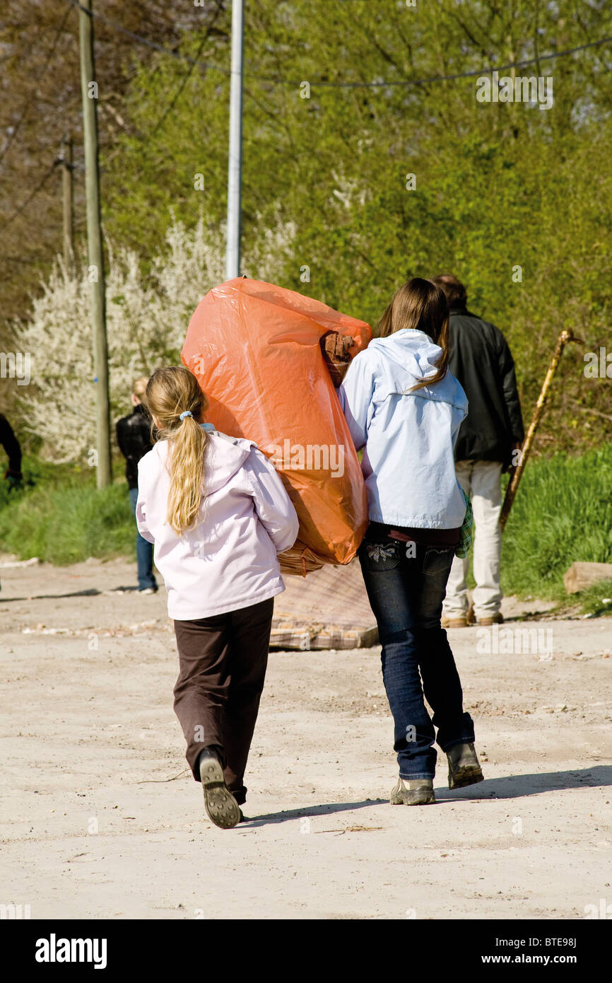 Carry Heavy Bag High Resolution Stock Photography and Images Alamy