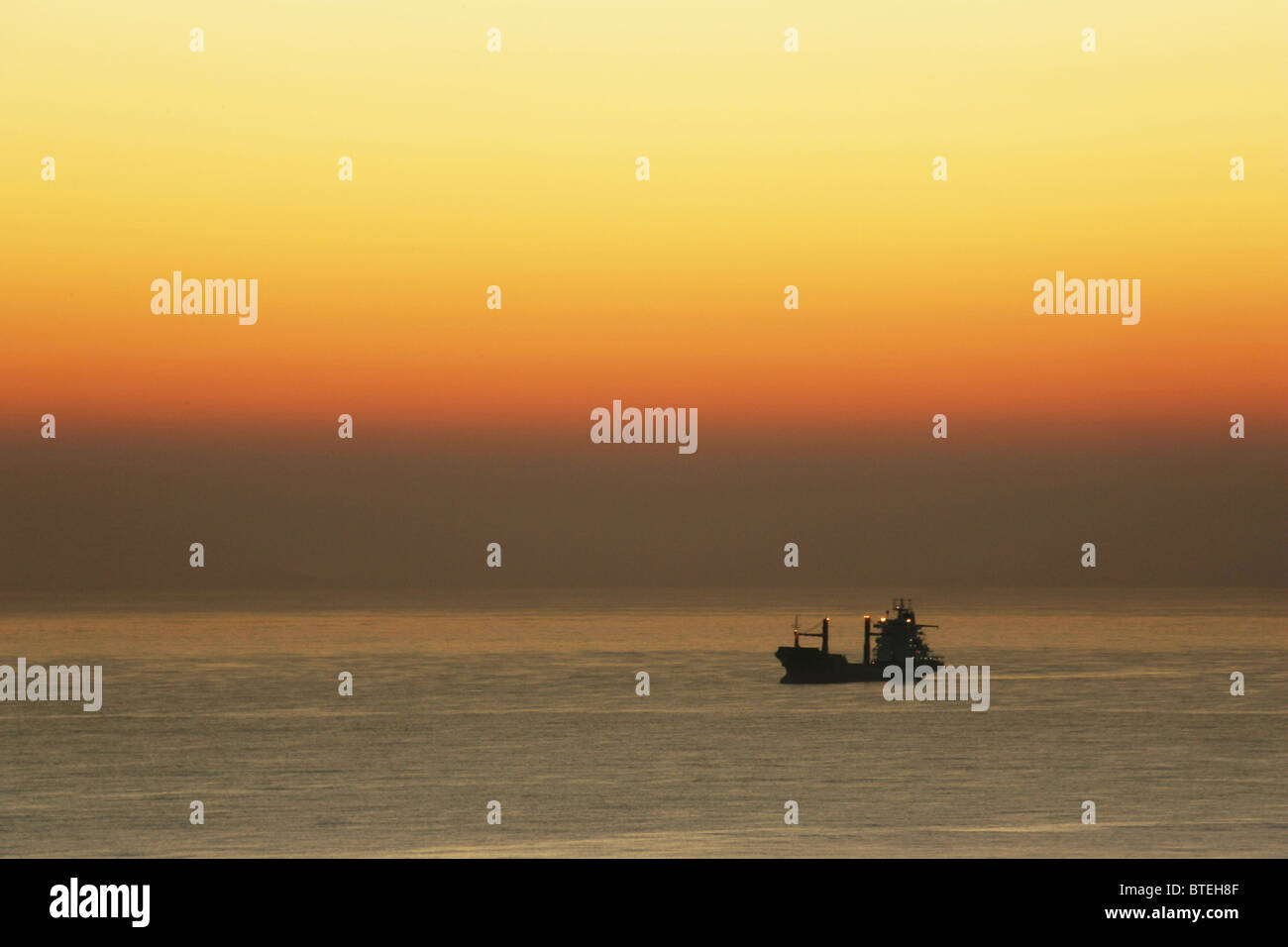 Tanker sunrise hi-res stock photography and images - Alamy