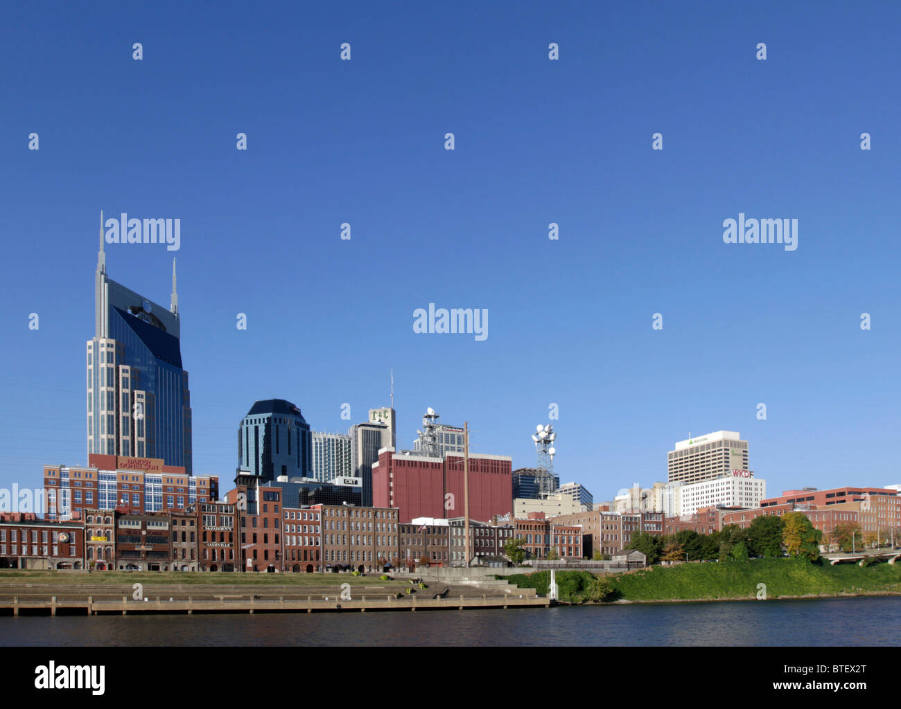 Skyline of Nashville with the AT&T corporate building towering over the ...
